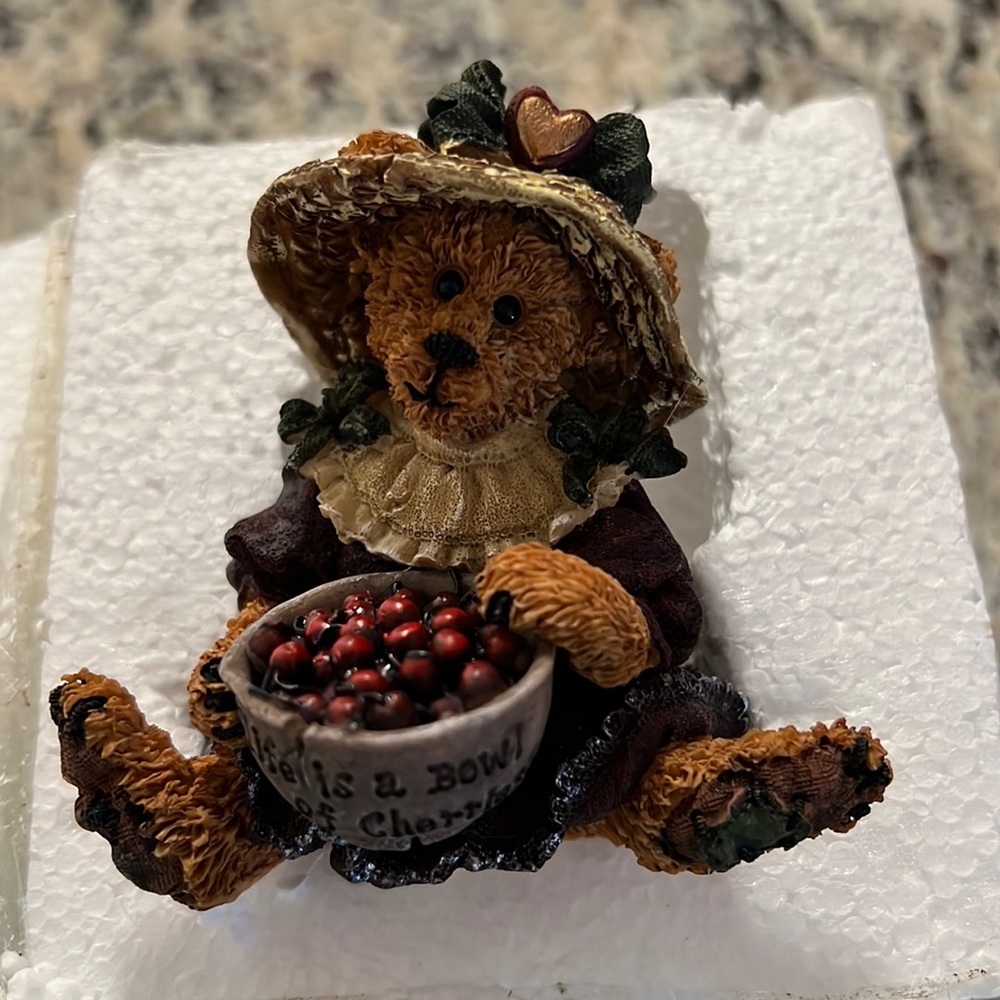 Vintage 1993 Boyd’s Bear Ada Mae Cherries Jubilee Figurine Original Box Included